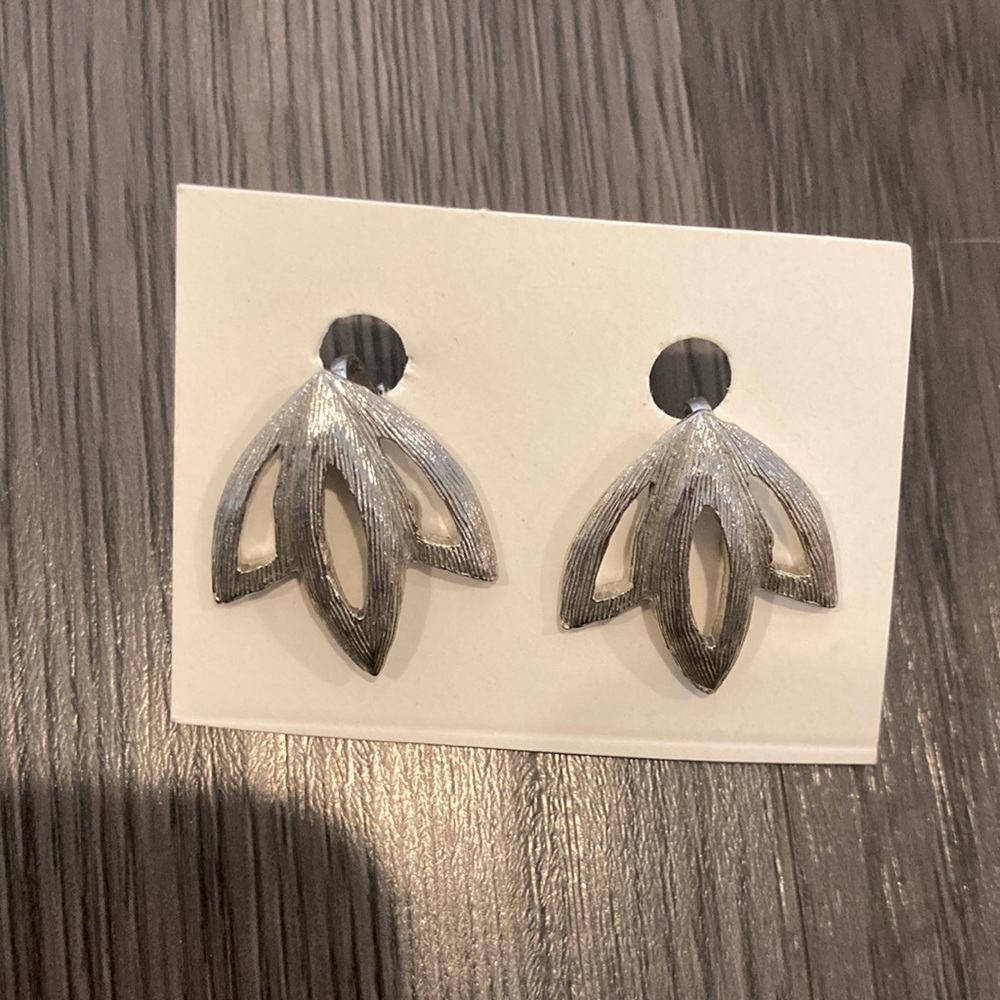 Vintage silver clip on earrings.